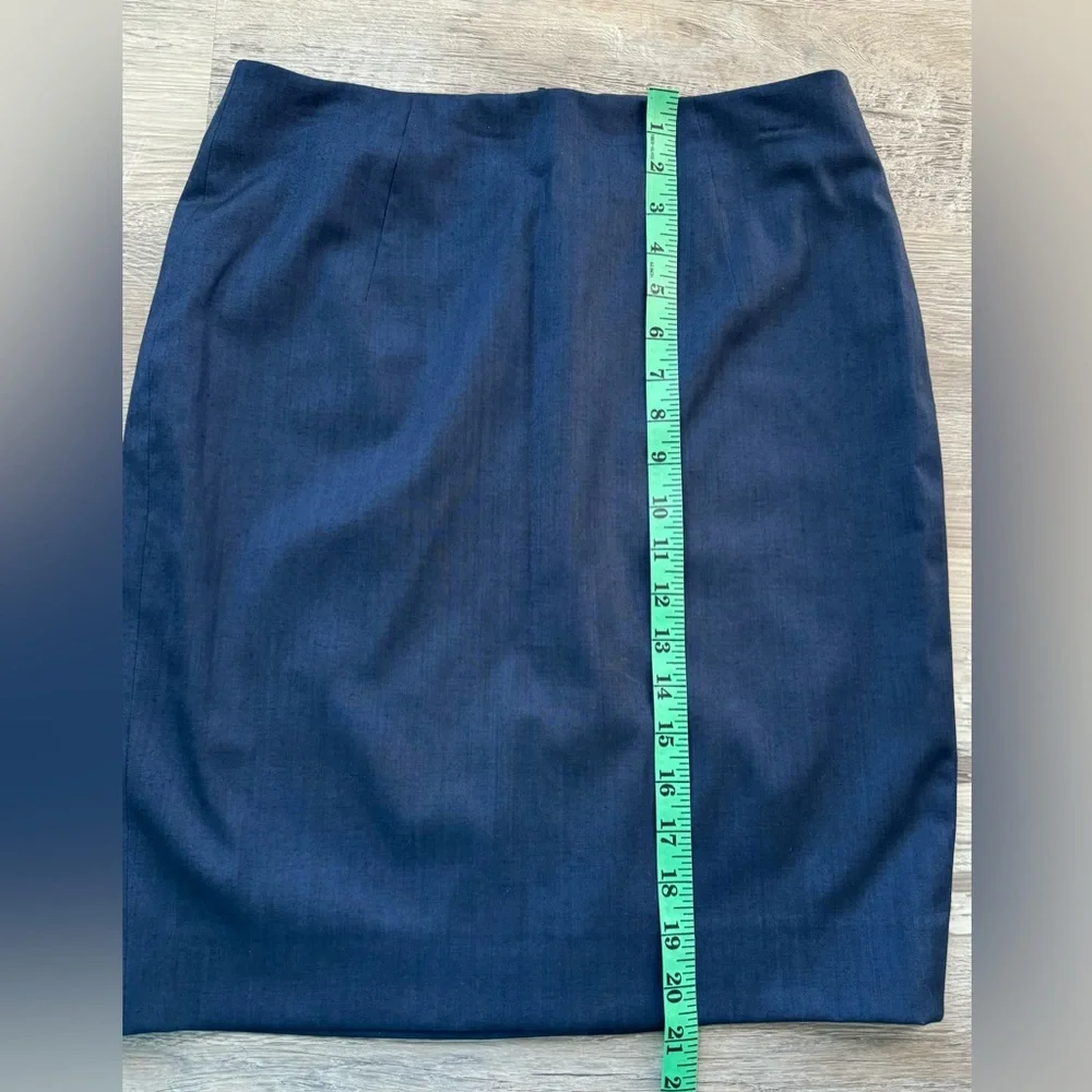 Boss Hugo Boss Vilina1 pencil skirt, size 6. An elegant skirt made from